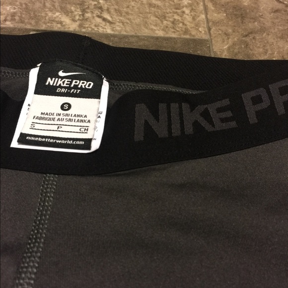 Nike Pro Leggings - Picture 2 of 2